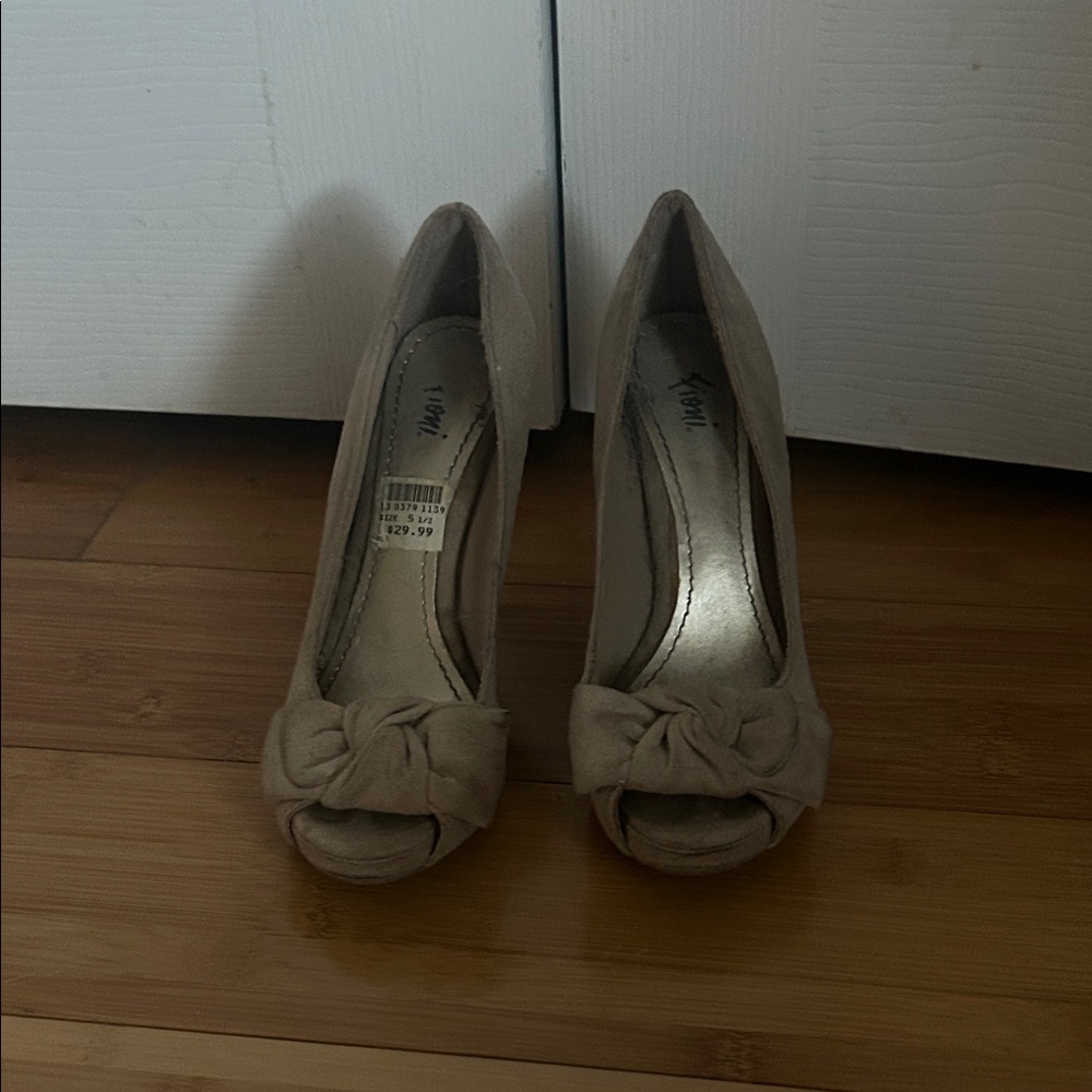 FIONI Clothing Beige Bow Peep-Toe Heels